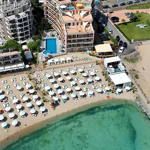 Apartament Beachfront By Marty's, Słoneczny Brzeg